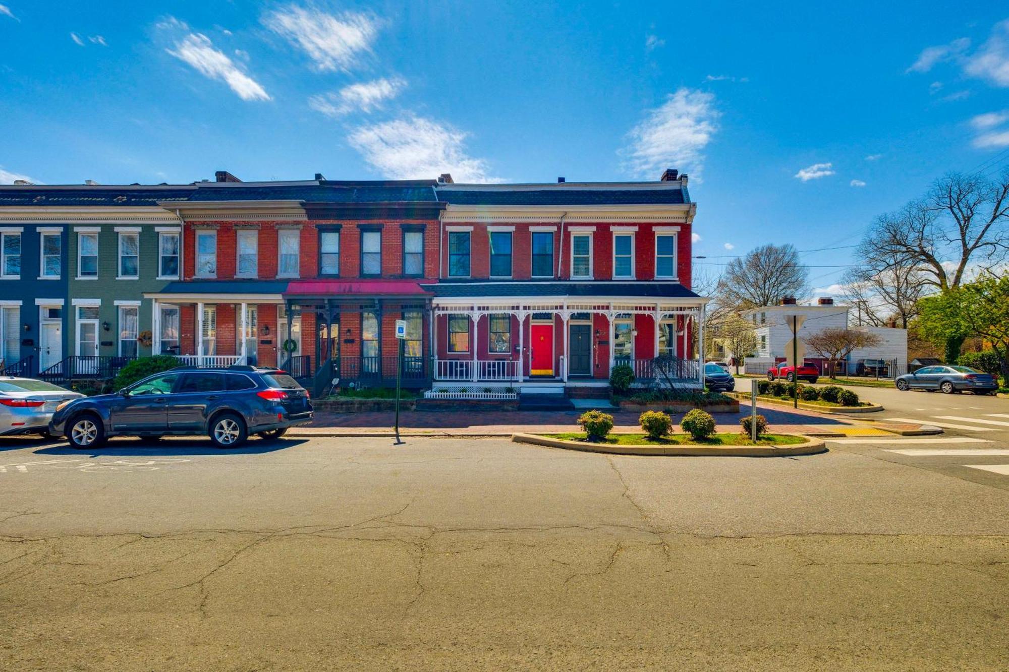 1 Mi To Dtwn Hot Tub Haven In Richmond!