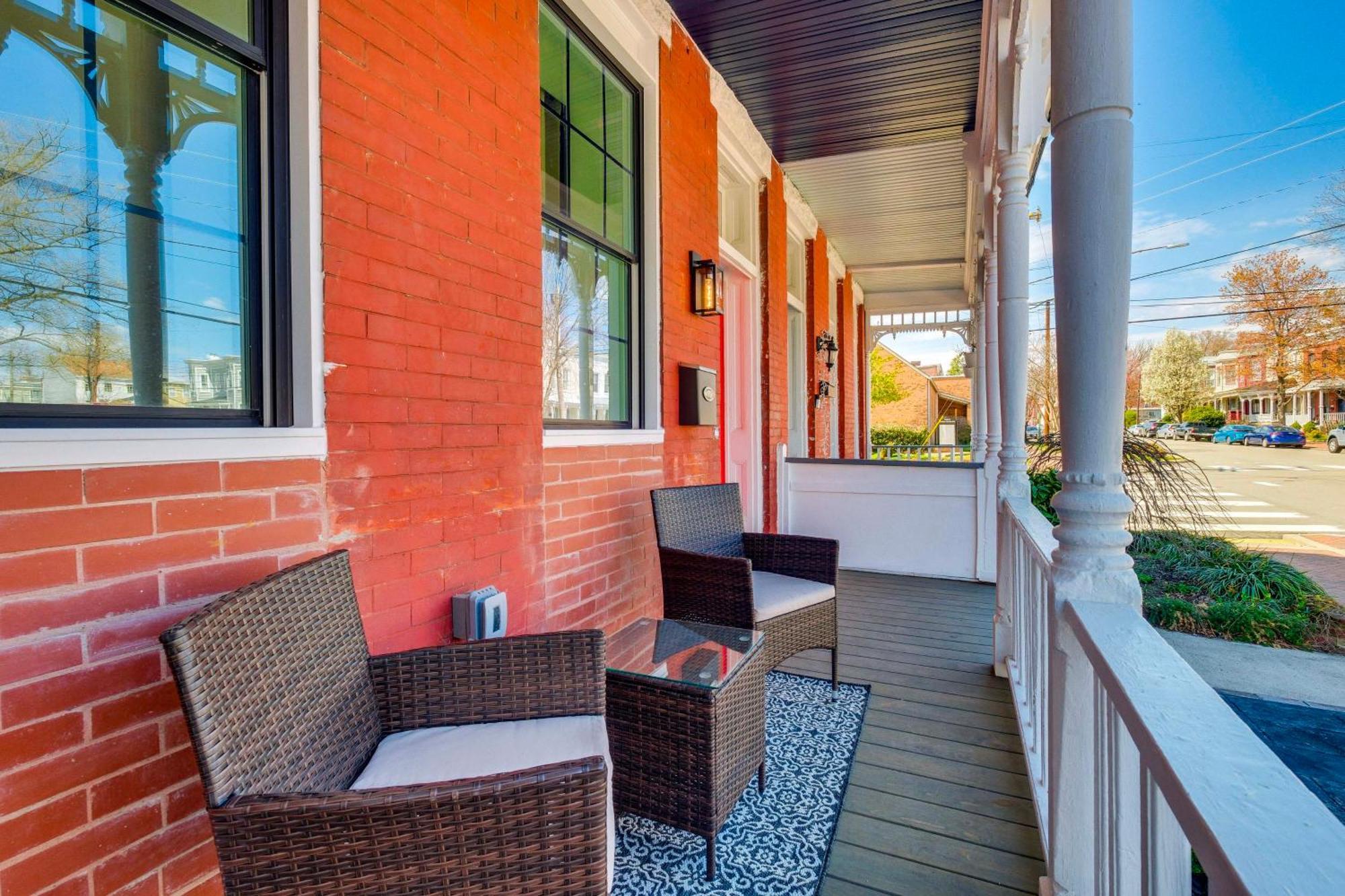 Holiday home 1 Mi To Dtwn Hot Tub Haven In Richmond! *